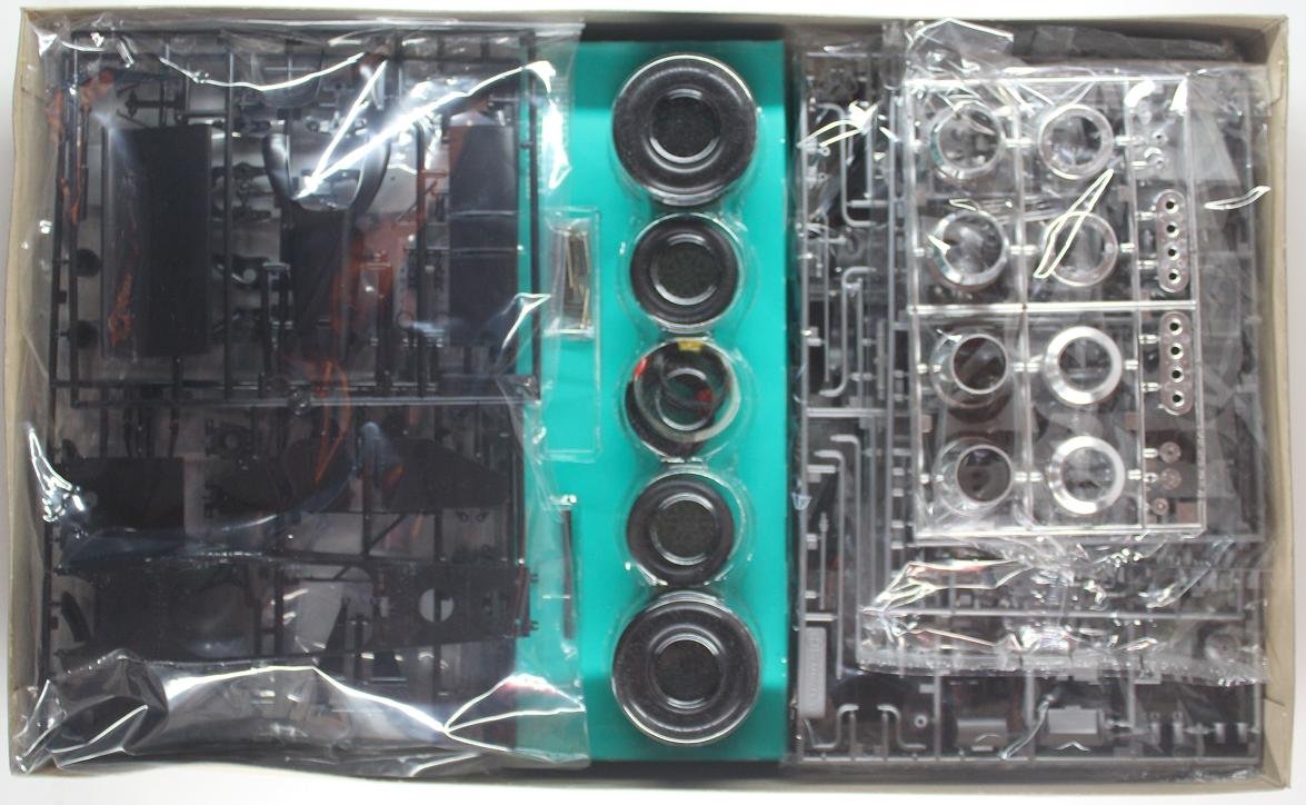 Tamiya 1/12 J.P.S Mk.III Lotus 78 (1/12 Big Scale Car: 12022)