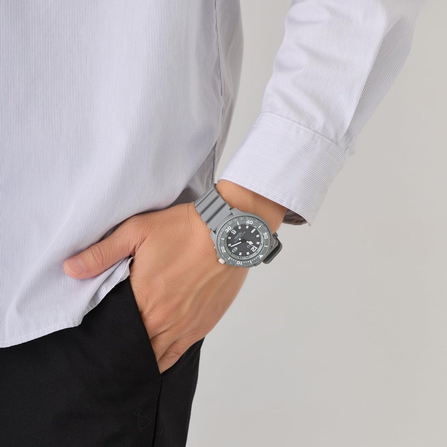 Citizen Q&Q Analog Radio Wave Solar Watch Urethane Band D02A-003VK Men's Gray
