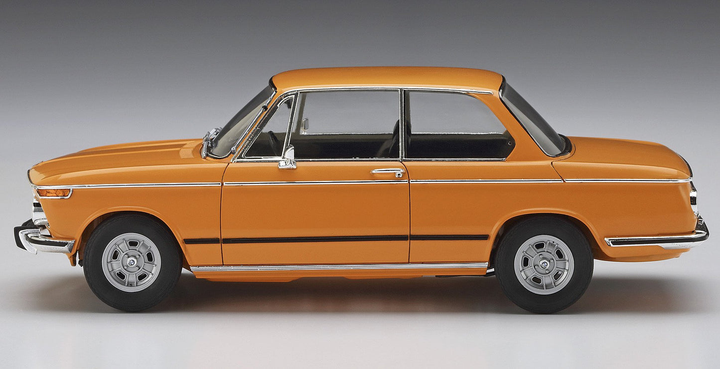 Hasegawa 1/24 BMW 2002tii HC23 Plastic Model