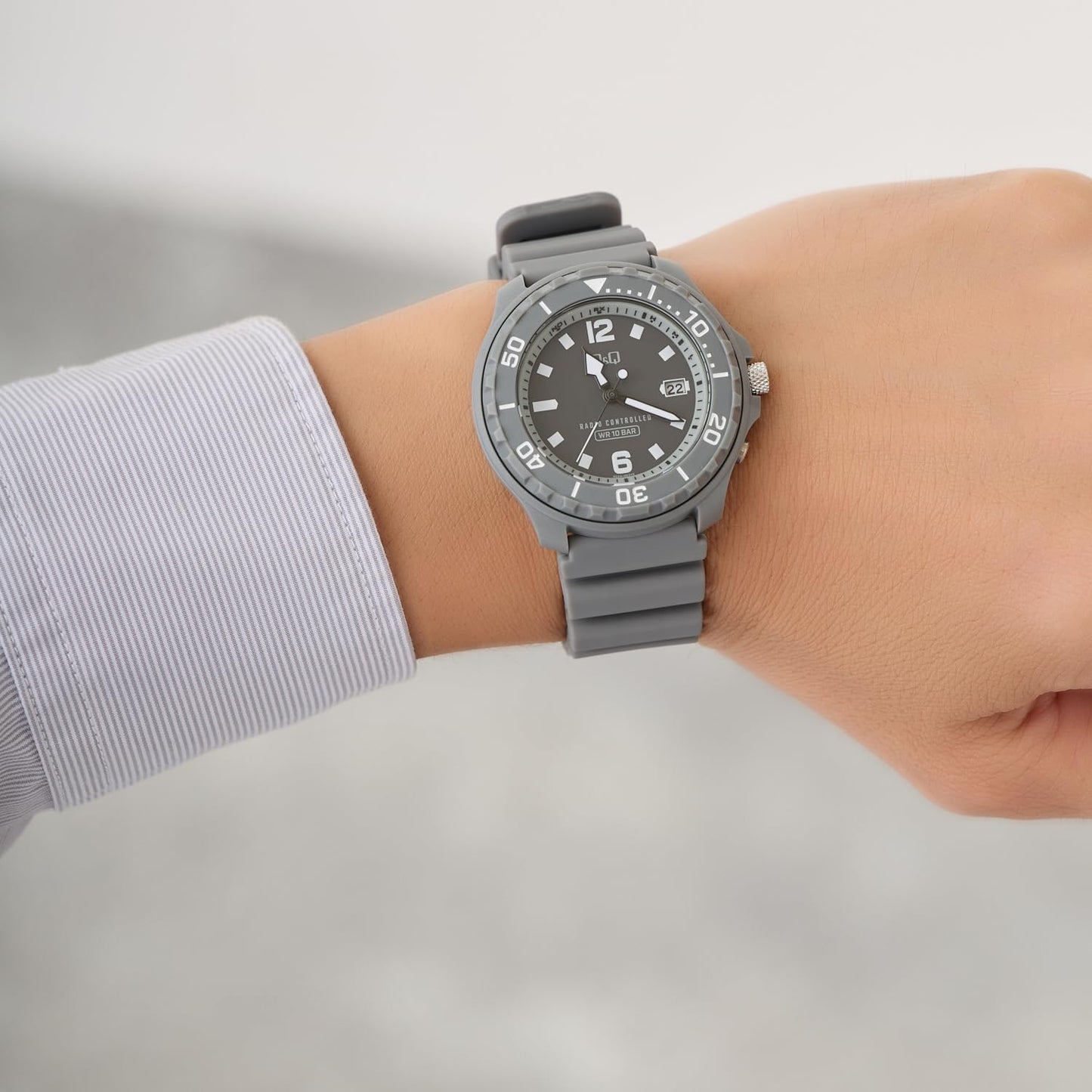 Citizen Q&Q Analog Radio Wave Solar Watch Urethane Band D02A-003VK Men's Gray