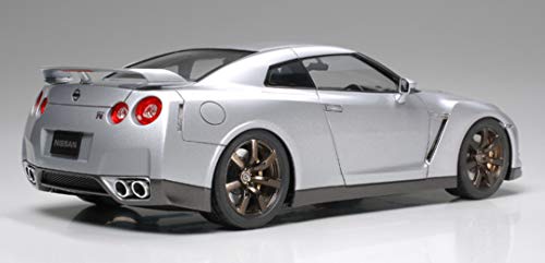 Tamiya 1/24 Sports Car Series No.300 Nissan GT-R Plastic Model 24300