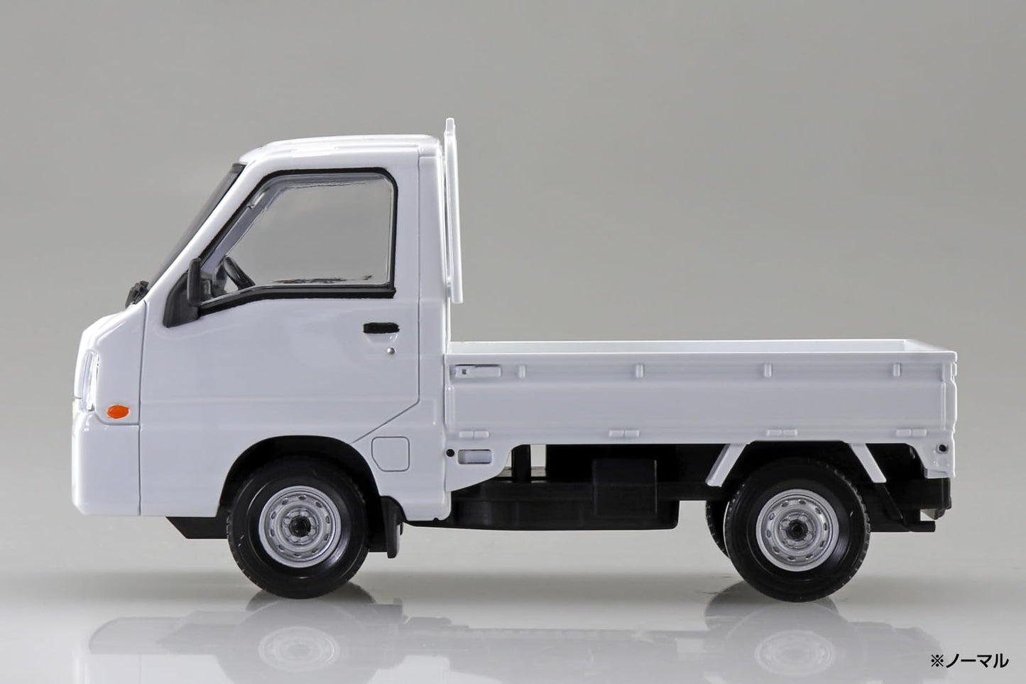Aoshima Bunka Kyozai 1/32 Rakupla Snap Kit No.05-FW Subaru Sambar Truck Frost White