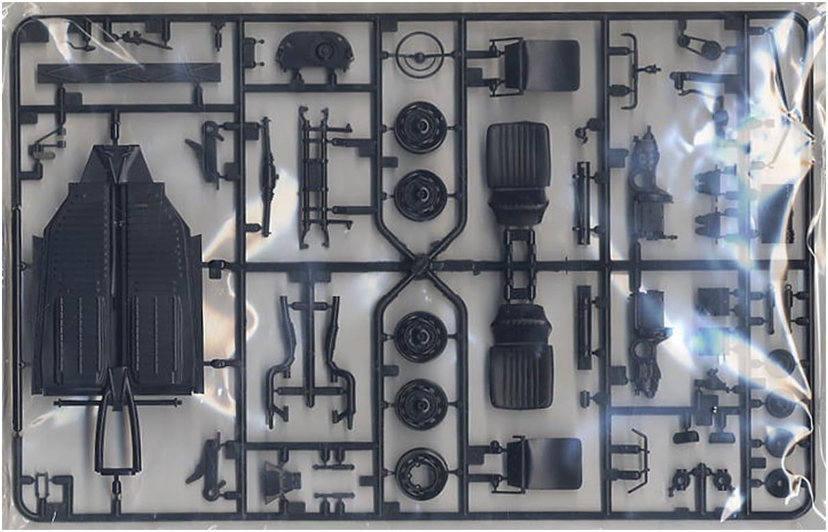 Tamiya 1/24 Sports Car Series No.136 Volkswagen 1300 Beetle 1966 Model 24136