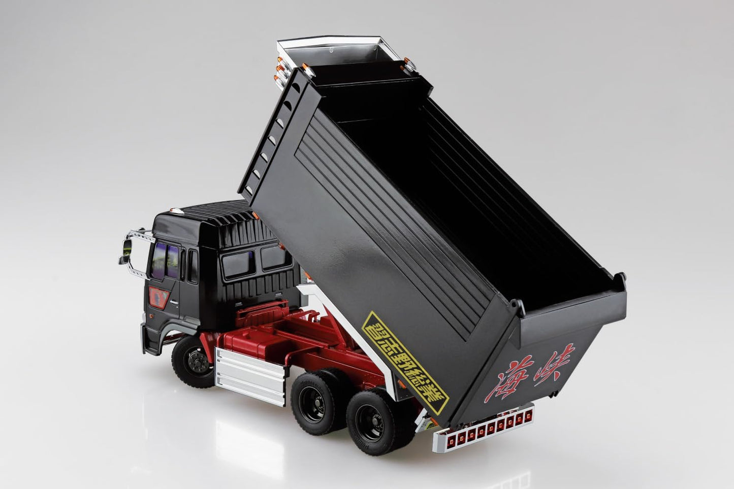 Aoshima Bunka Kyozai 1/32 The Dekotora Series No.05 One-Hit Wonder Plastic Model