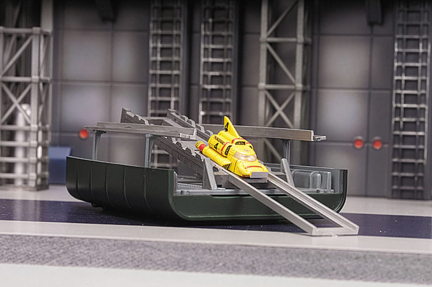 Aoshima Bunka Kyozai Thunderbird No.2 & 4 1/350 Scale Plastic Model