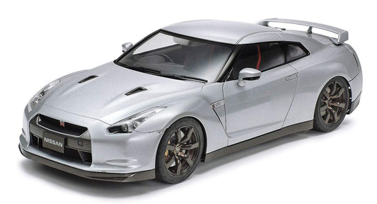 Tamiya 1/24 Sports Car Series No.300 Nissan GT-R Plastic Model 24300