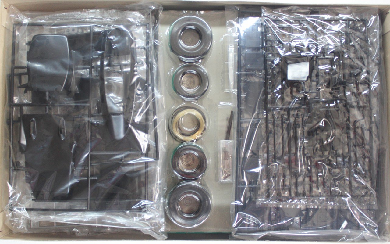 Tamiya 1/12 JPS Lotus 72D (1/12 Big Scale Car: 12013)