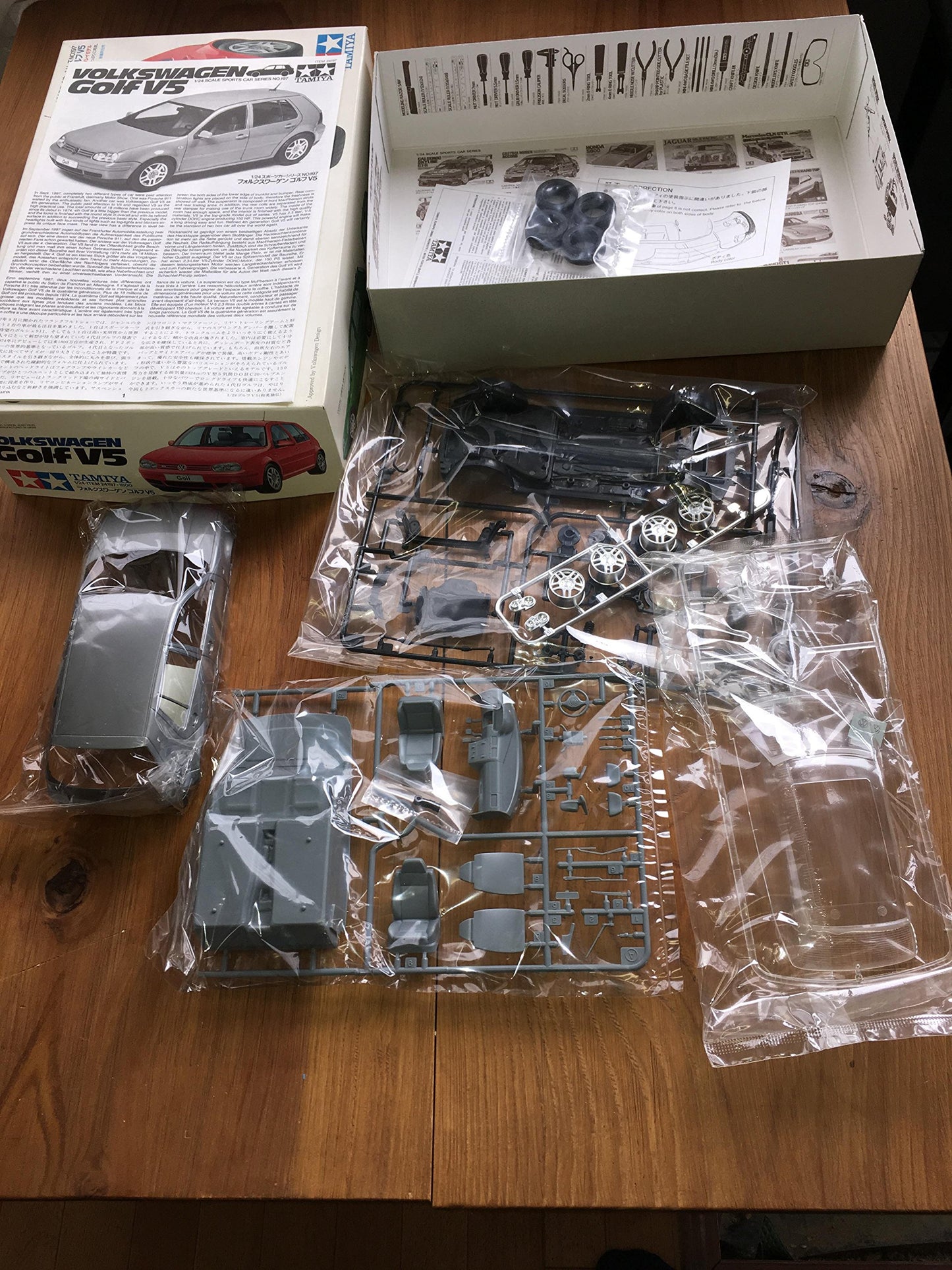 Tamiya 1/24 Golf V5 (1/24 Sports Car: 24197)